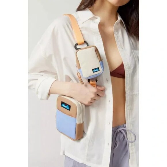 09 UO Kavu Yorktown Mix 2 N 1 Crossbody Bag In Camp Time - Picture 1 of 12
